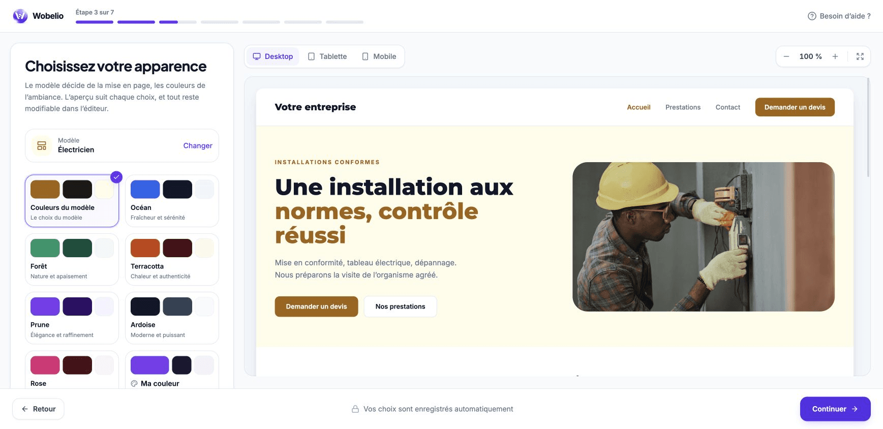 Étape de choix de l’apparence avec les palettes de couleurs et l’aperçu du site Wobelio.